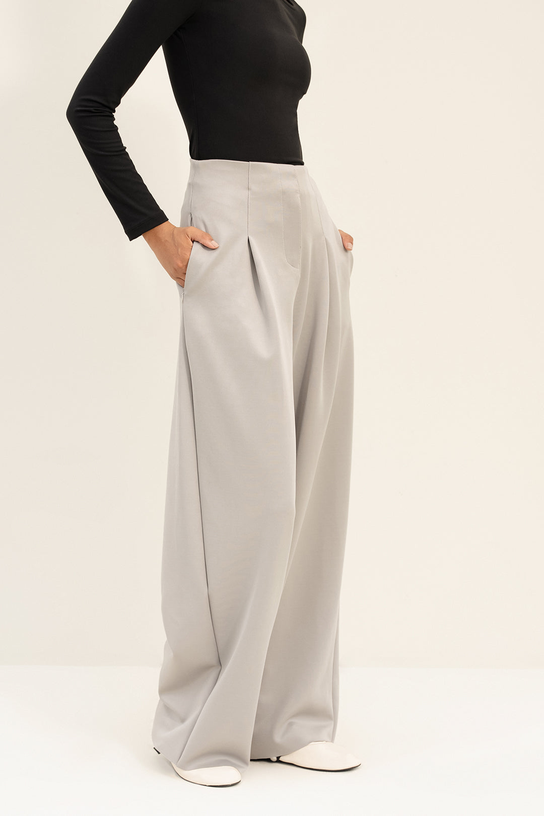 Wide Legged Pants - Grey