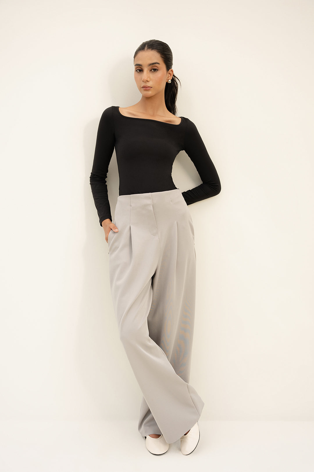Wide Legged Pants - Grey